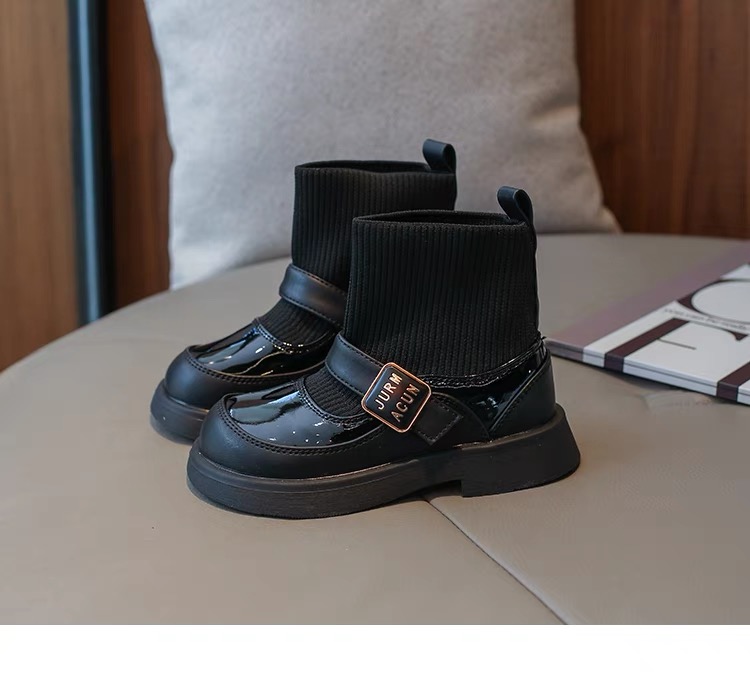 MQ - A31 - Boot cổ chun 2 màu đen / trắng size 26 - 36