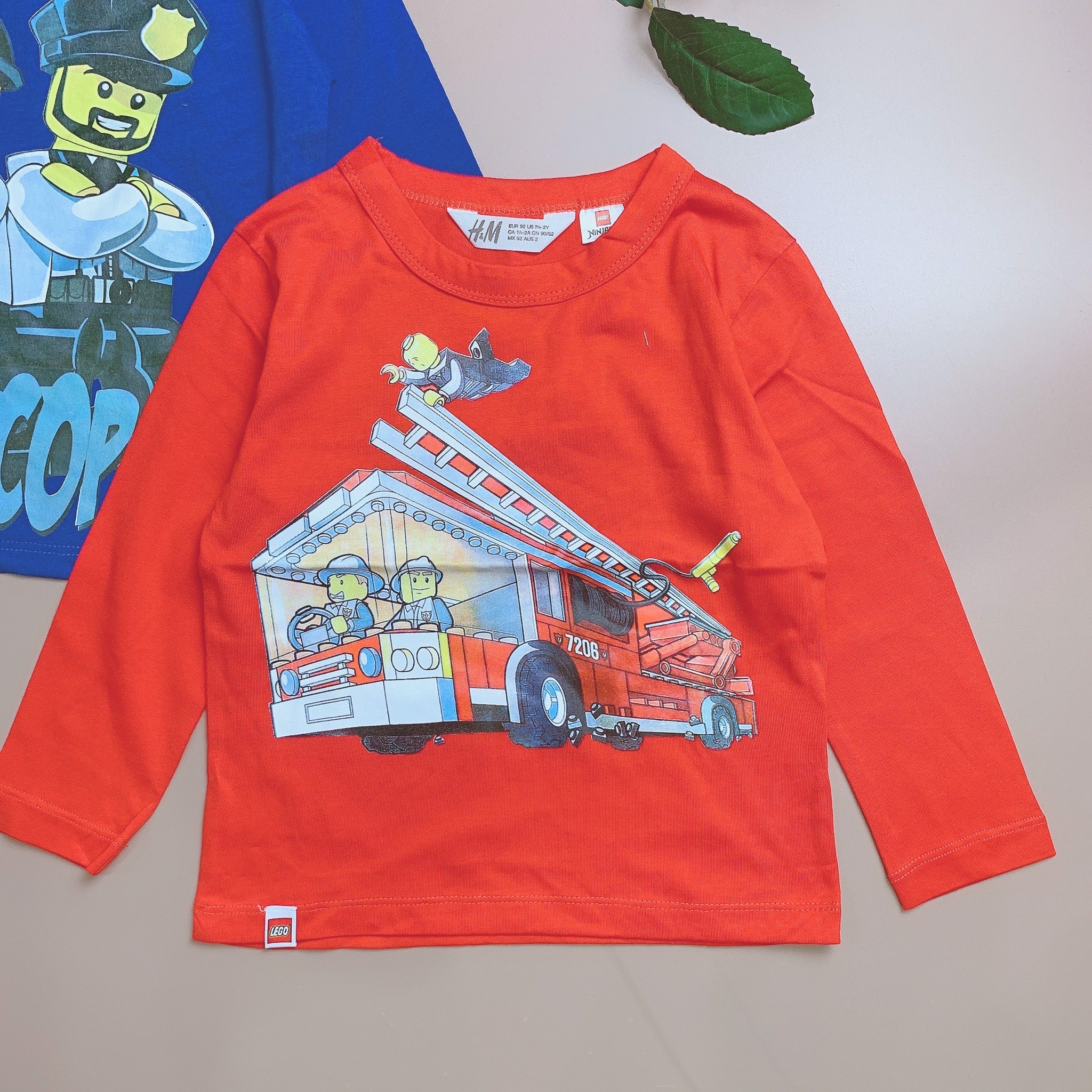 Áo cotton dài tay H&M bé trai - Hình Lego xanh coban / đỏ