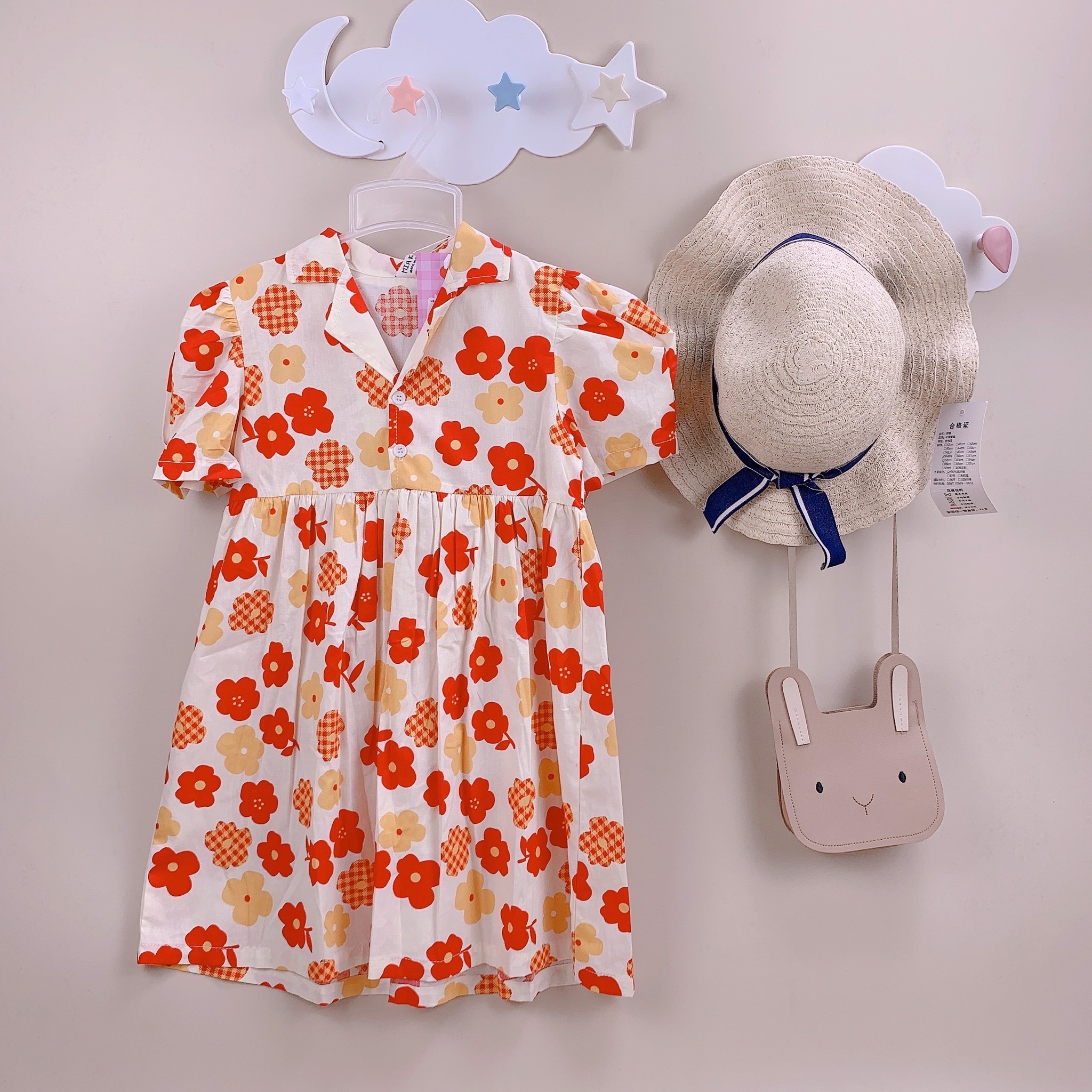 Váy thô Mia Kids cổ vest màu kem hoa đỏ / hoa xanh