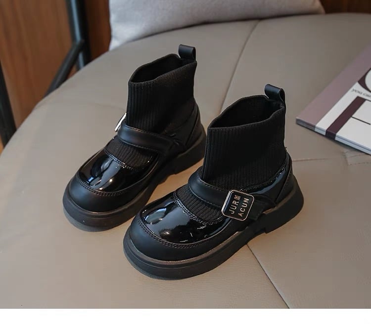 MQ - A31 - Boot cổ chun 2 màu đen / trắng size 26 - 36