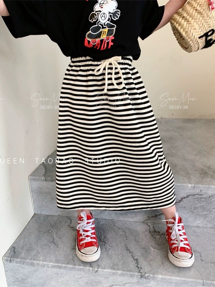 Set Sara Min áo cotton đen HuMan - chân váy dài kẻ ngang size 2-12y