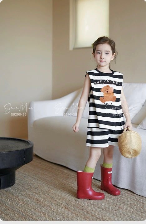 Bộ Sara Min kẻ đen trắng Suprise hình gấu BG size 2-12y