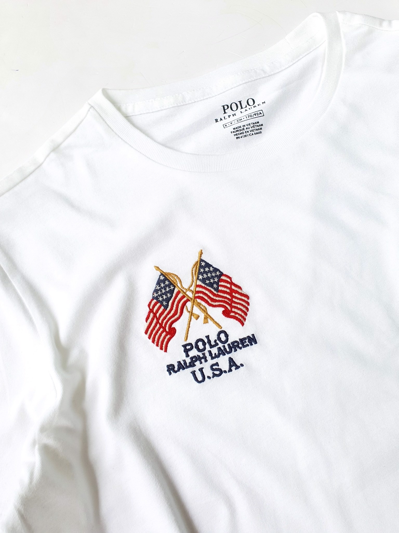 Áo cotton cổ tròn Polo thêu cờ nhiều màu (Bố)