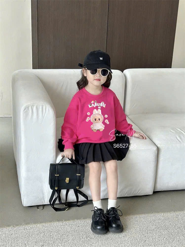 Set Sara Min áo da cá hồng Labubu - chân váy xếp li đen size 2 - 12y