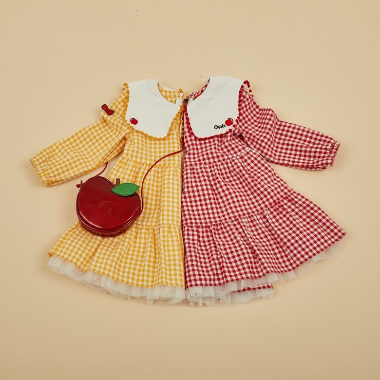 Váy kẻ Coco Rita cổ trắng thêu quả táo hai màu