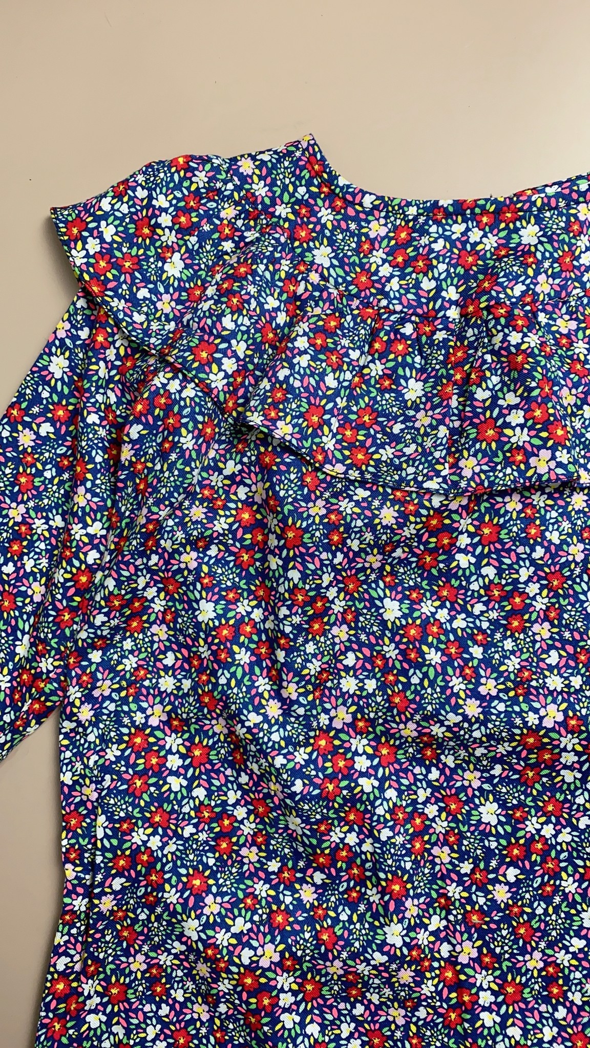 Váy thô Shin Closet màu navy hoa nhí đỏ trắng