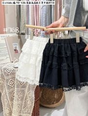 A768 - Chân váy QC ren xếp tầng 2 màu đen/trắng liền quần bé gái size 90-130