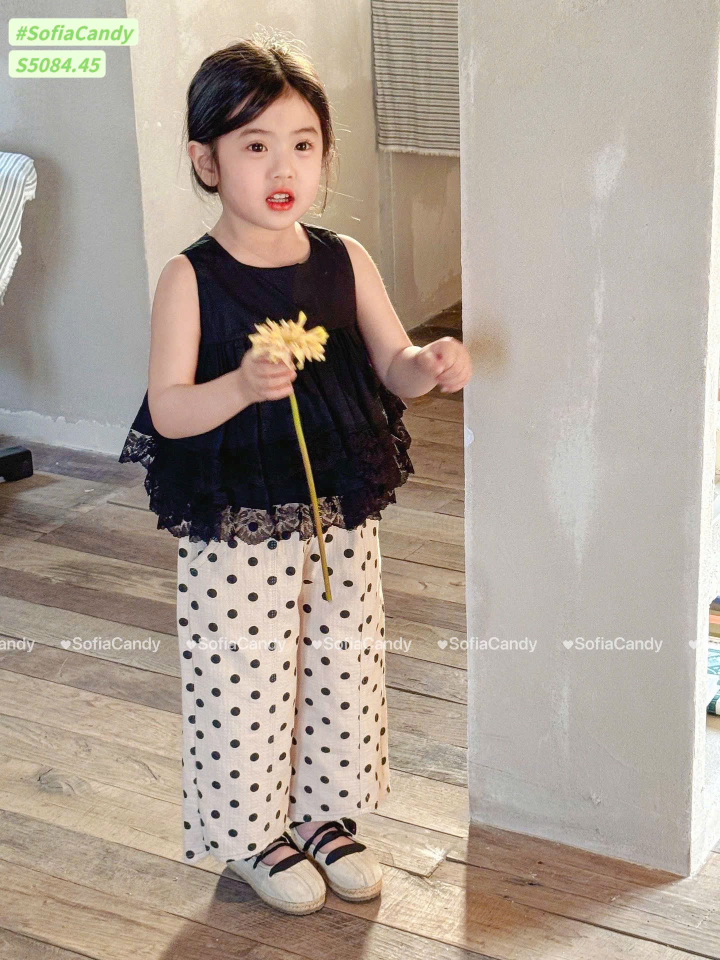 S5084 - Set bộ Sofia Candy áo đen + quần chấm bi bé gái size 1-10y