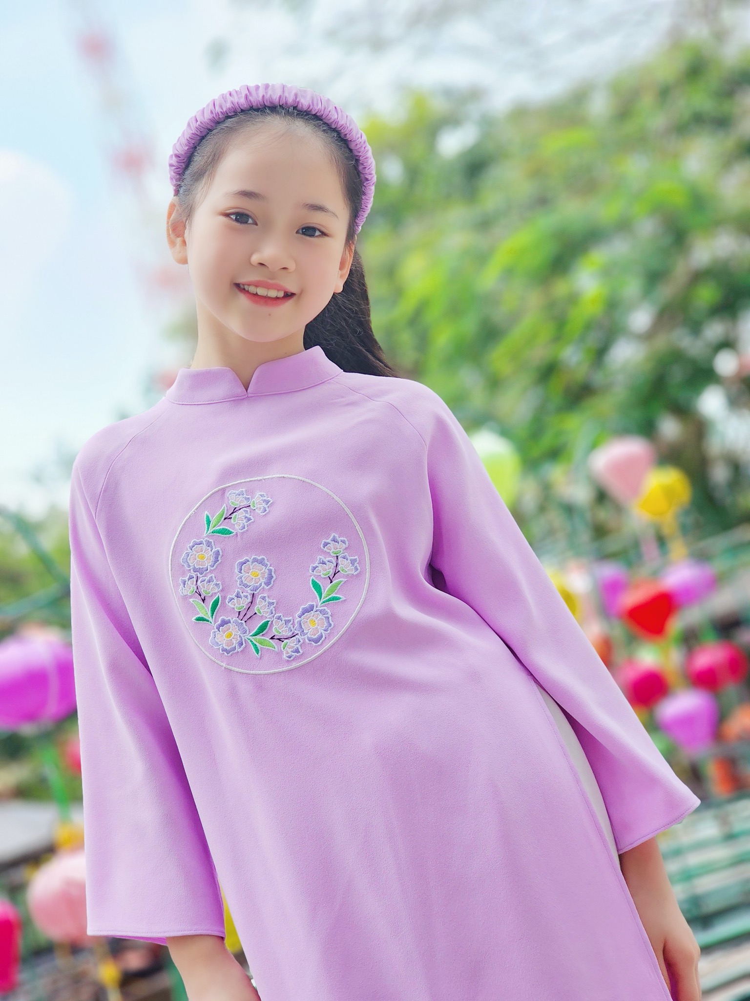 Áo dài Bee Mon thêu hoa kèm bờm 3 màu size 120-160