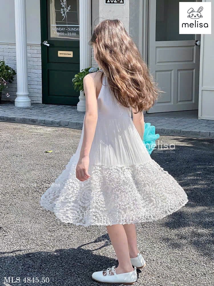 MLS 4845 - Váy Melisa màu trắng cổ yếm chân voan hoa nổi bé gái size 2-12y