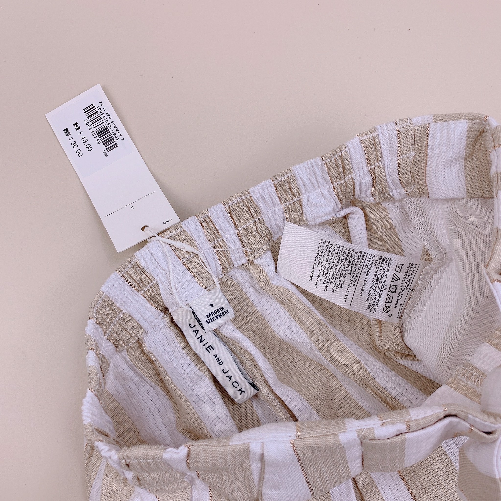 Quần short Janie & Jack sọc trắng be đính nơ BG