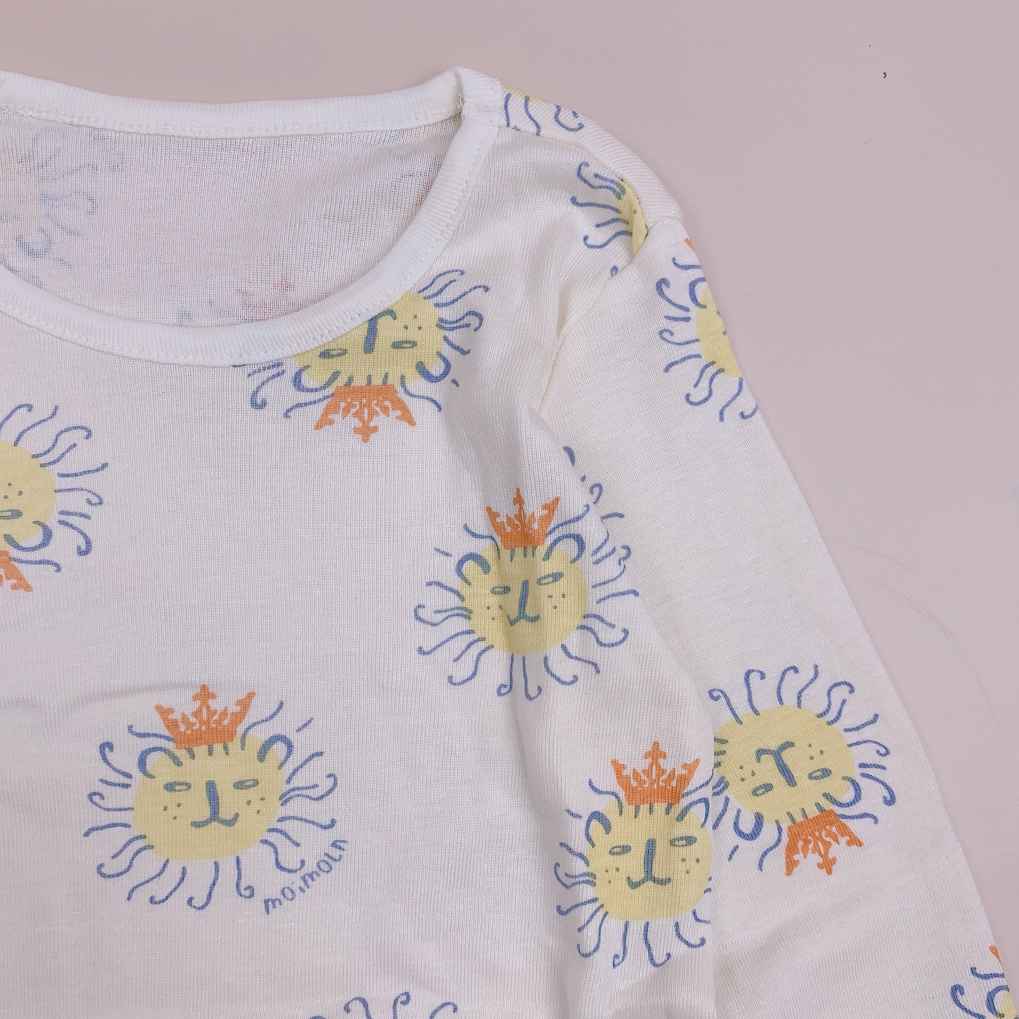 Bộ cotton dài tay Moimoln sử tử vàng đội vương miệng