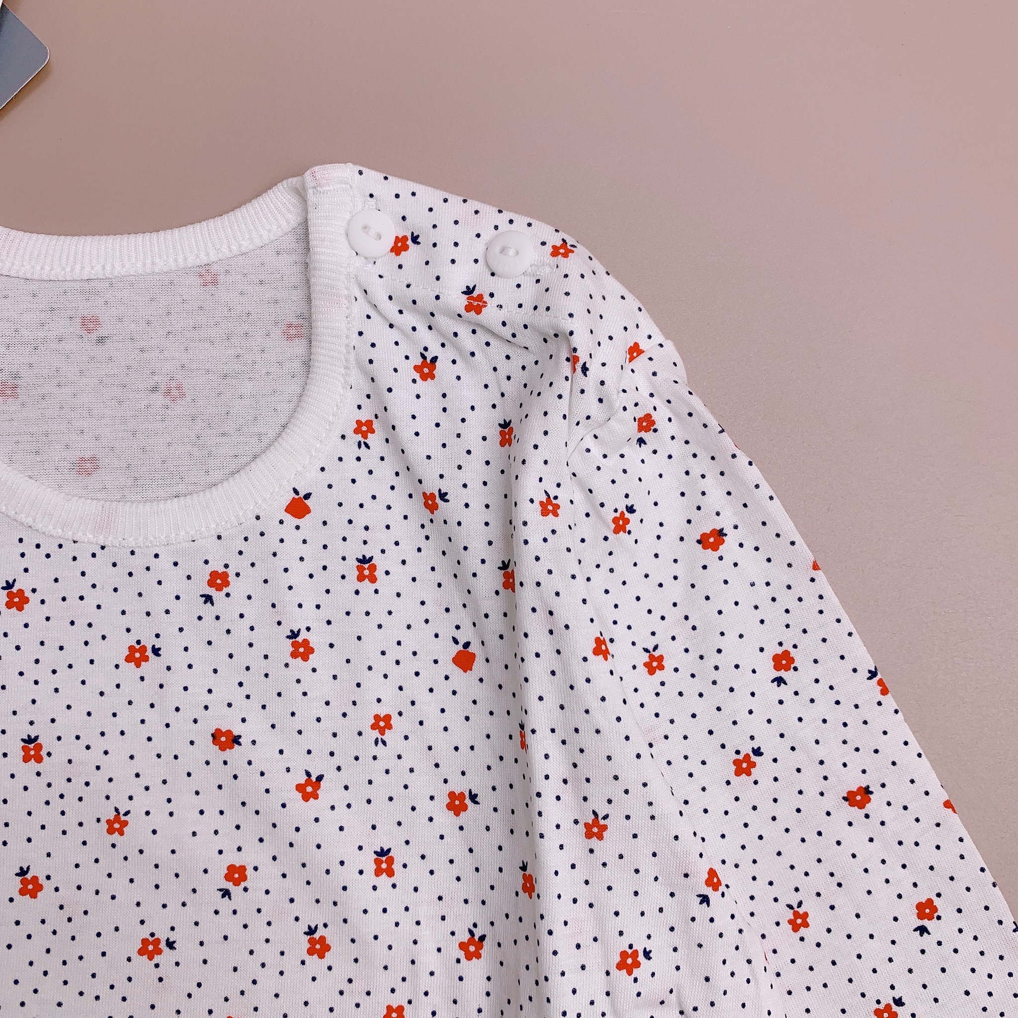 Bộ cotton Moimoln, Happyland màu trắng hoa nhí đỏ size 90