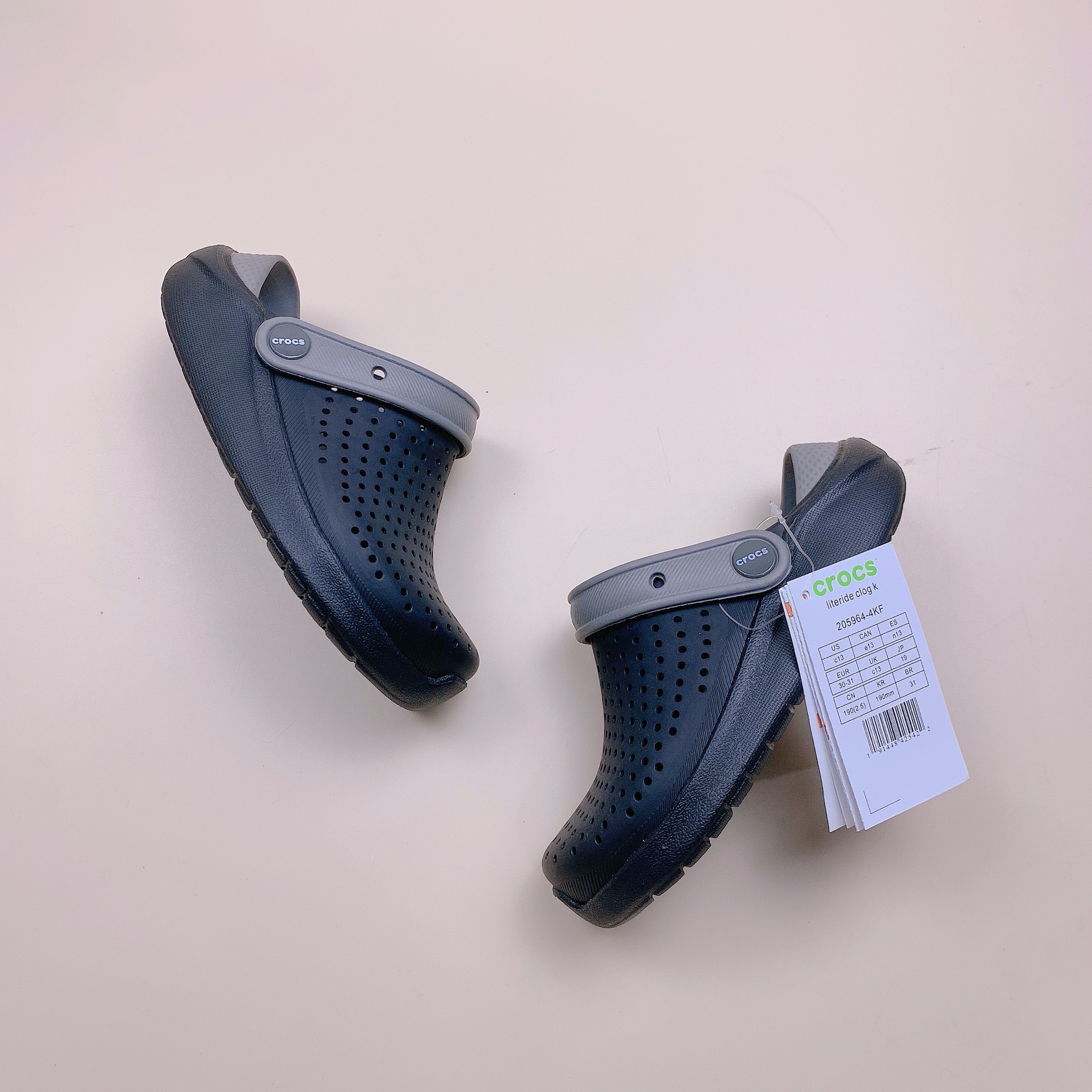 Sục Crocs Literide màu đen phối ghi