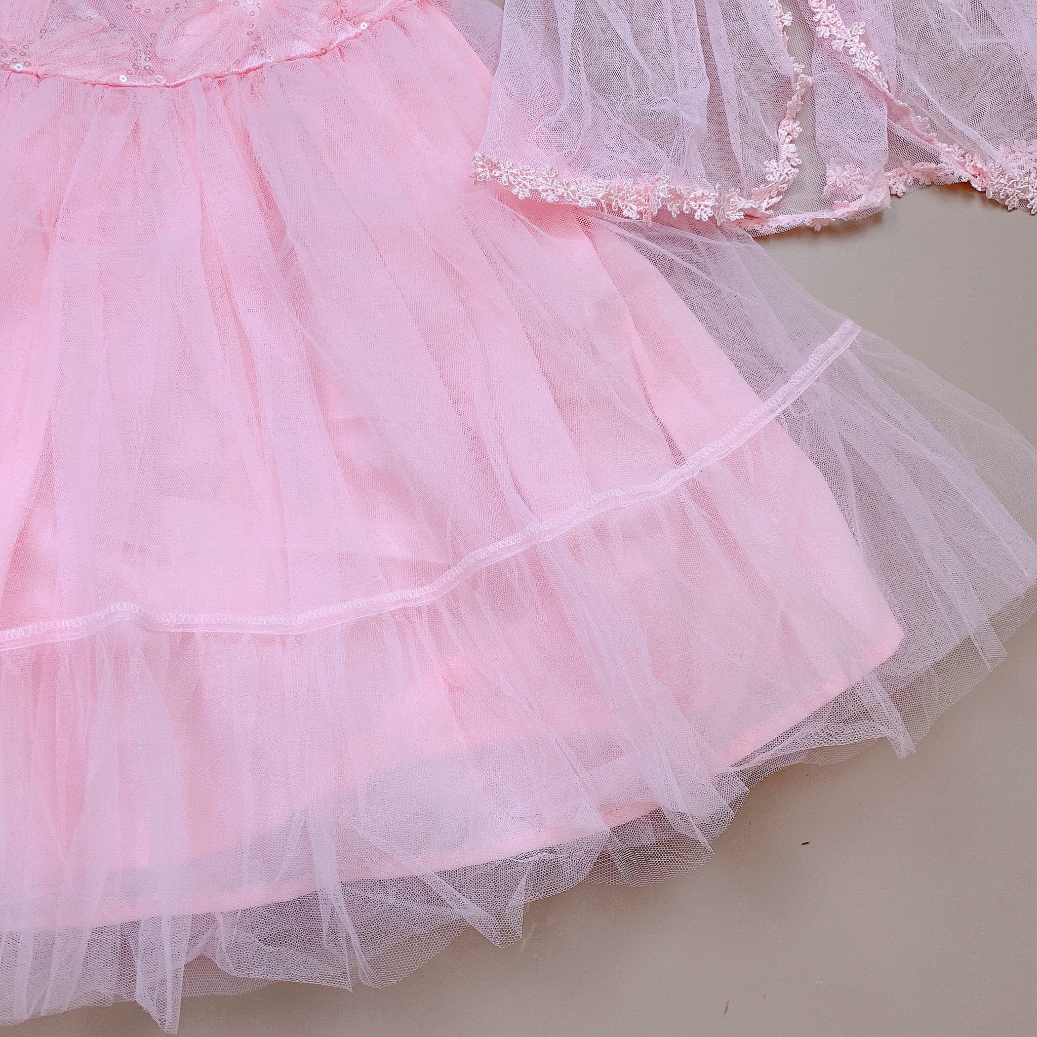 Váy sát nách Babidiboo voan hồng kim sa ngực ( kèm khăn voan choàng ) size 100 - 140