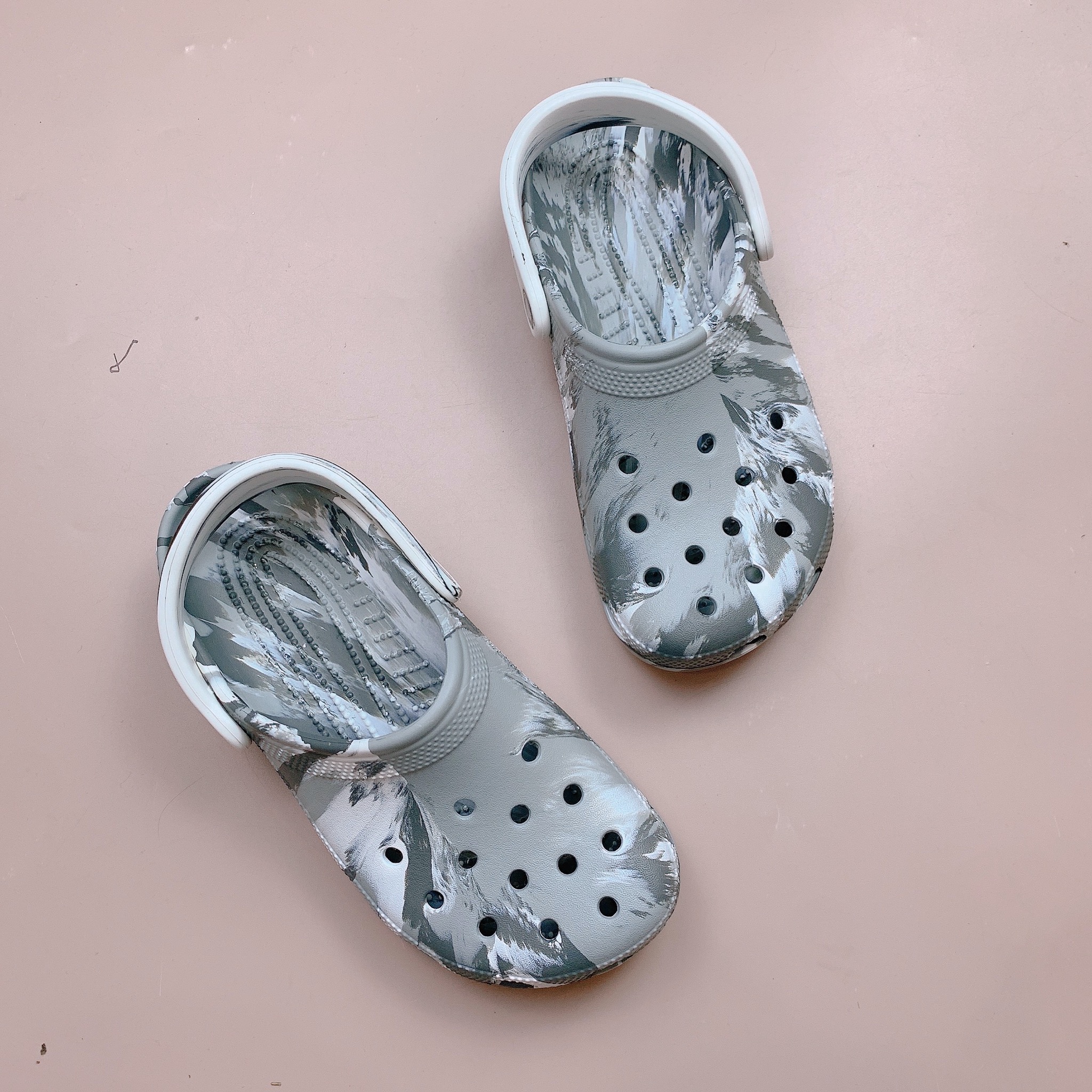 Sục Crocs dư xịn bảng màu loang size J1-M7