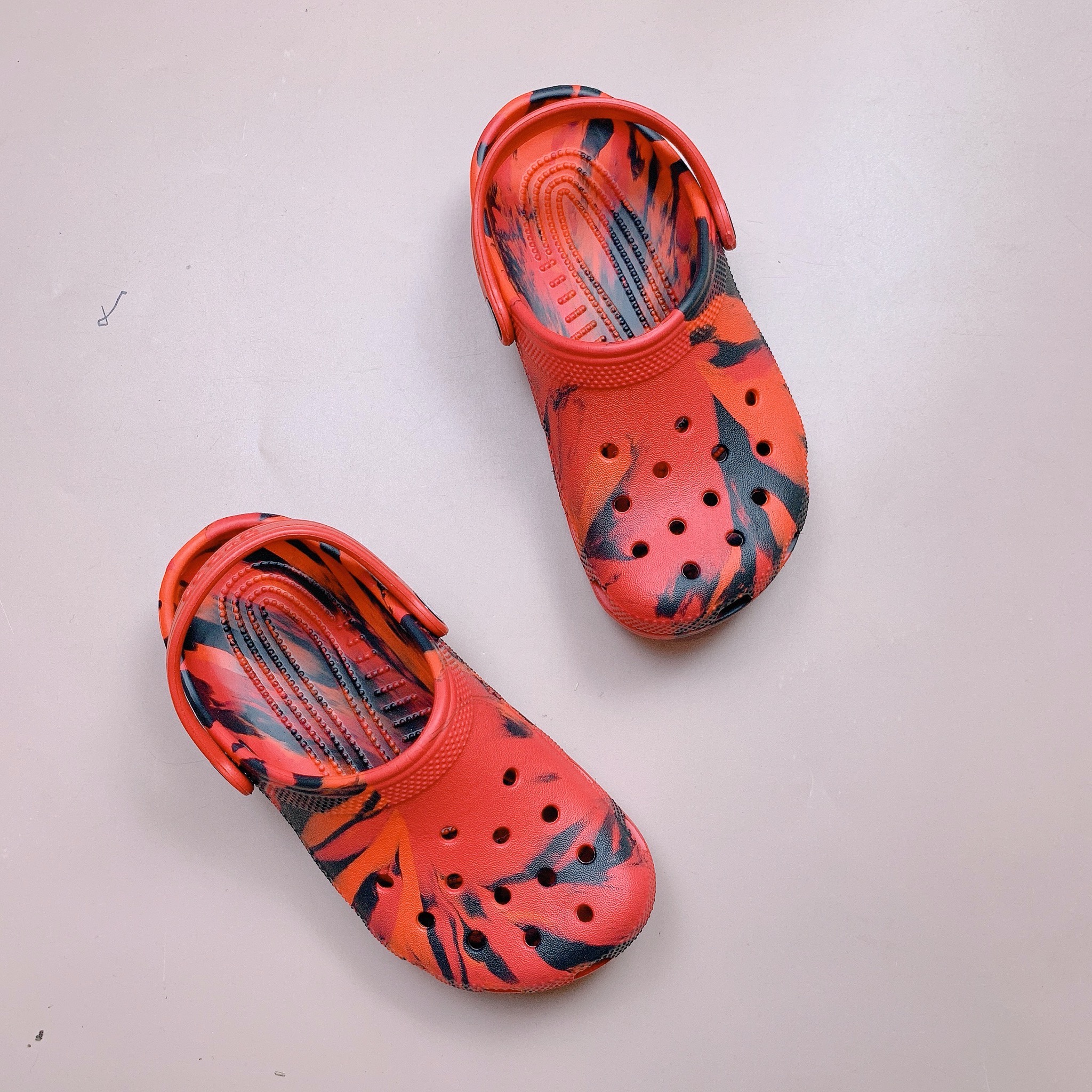 Sục Crocs dư xịn bảng màu loang size J1-M7