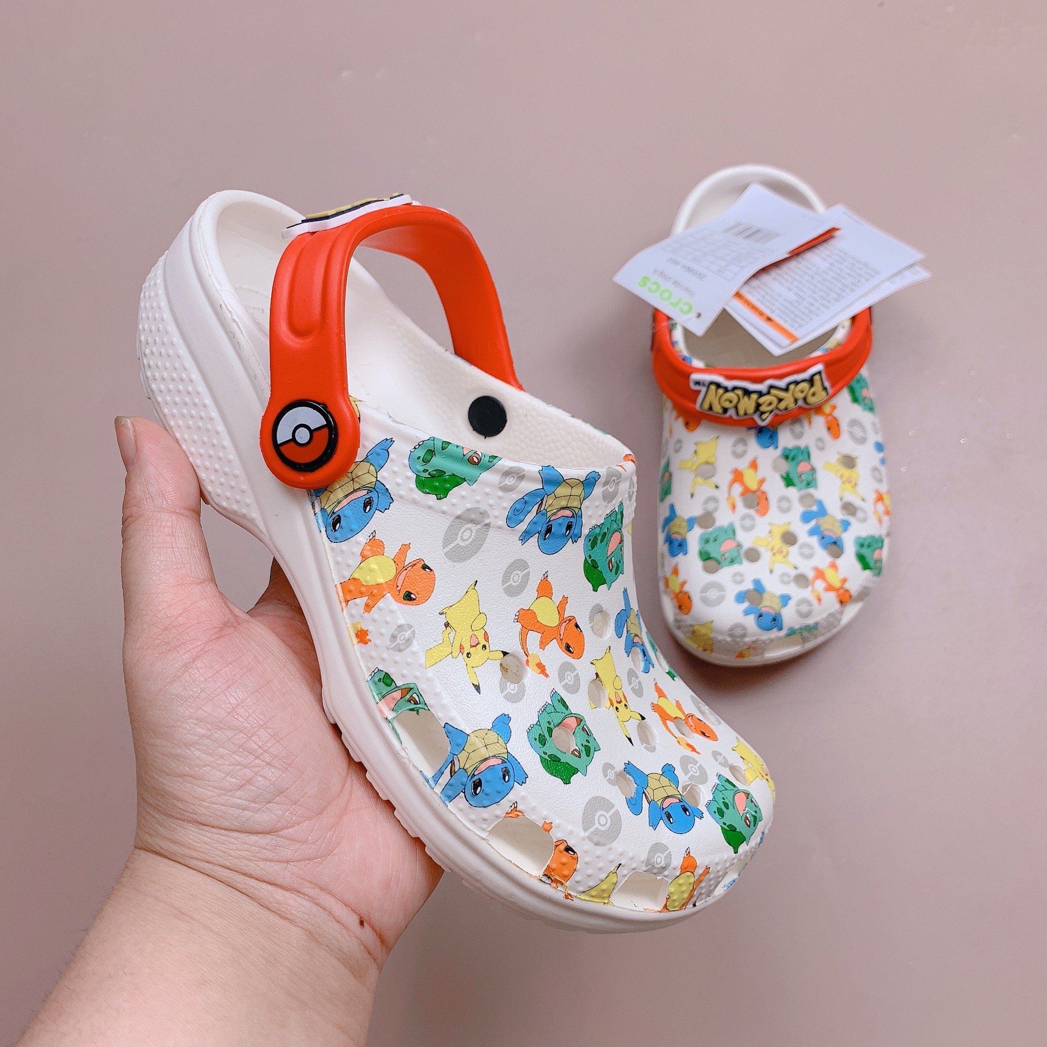 Sục Crocs màu trắng Pokemon BT