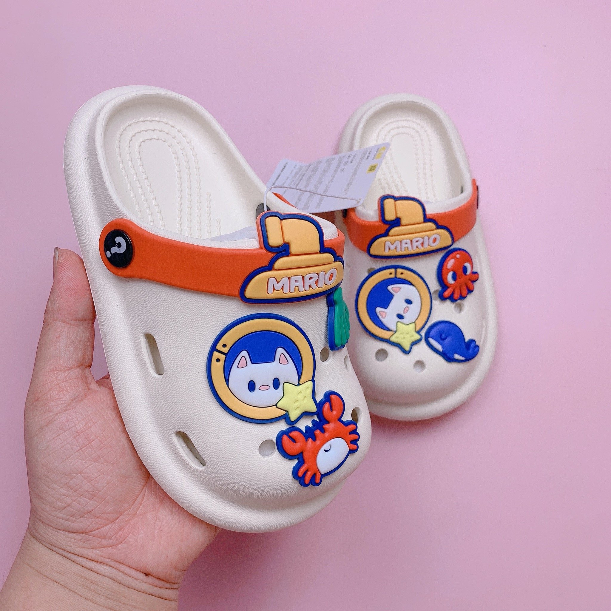 Sục nhựa Mario đính jibit hình mèo, động vật biển