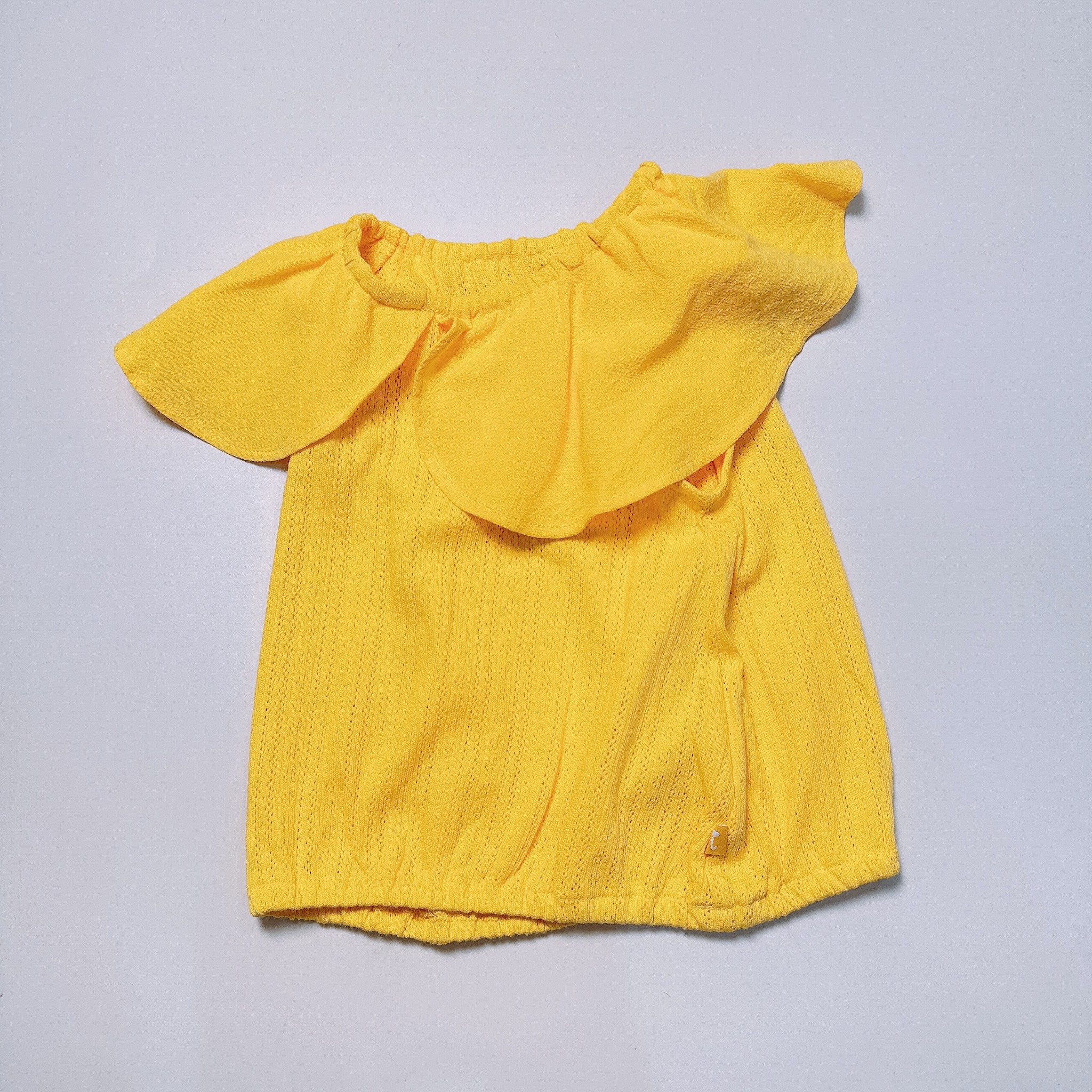 Áo thun dệt lỗ Moimoln xuất Hàn màu vàng cổ bèo to bé gái size 90-120