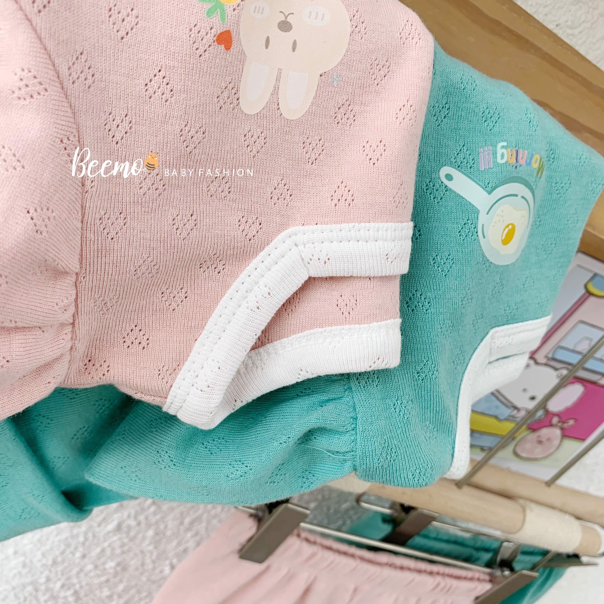 Bộ cotton dệt lỗ Beemo cổ vuông viền trắng 2 màu Xanh / Hồng BG