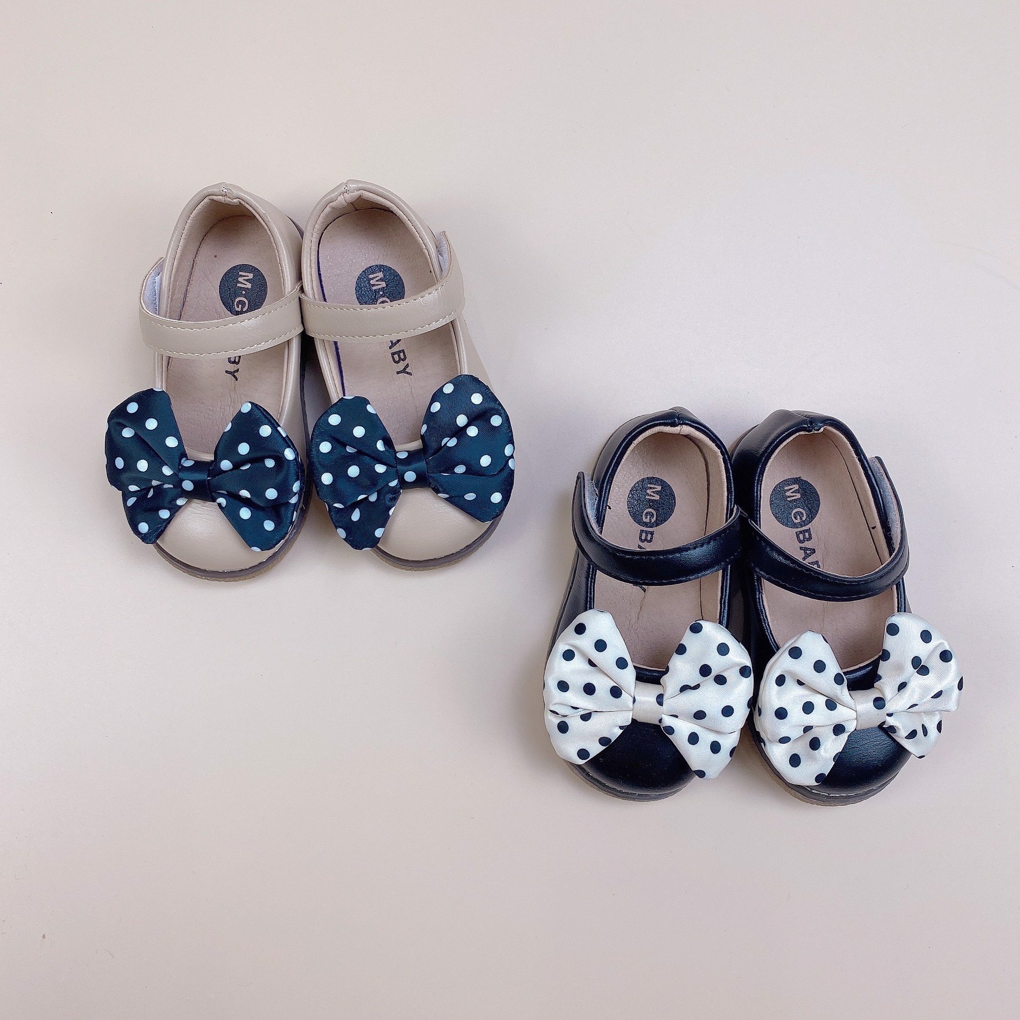 V837 - Giày MG Baby đính nơ chấm bi 2 màu BG