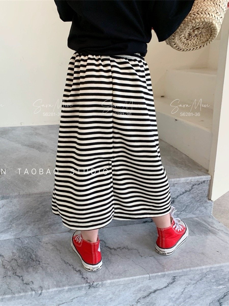Set Sara Min áo cotton đen HuMan - chân váy dài kẻ ngang size 2-12y