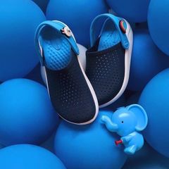 Sục crocs Literide - màu navy quai xanh dương