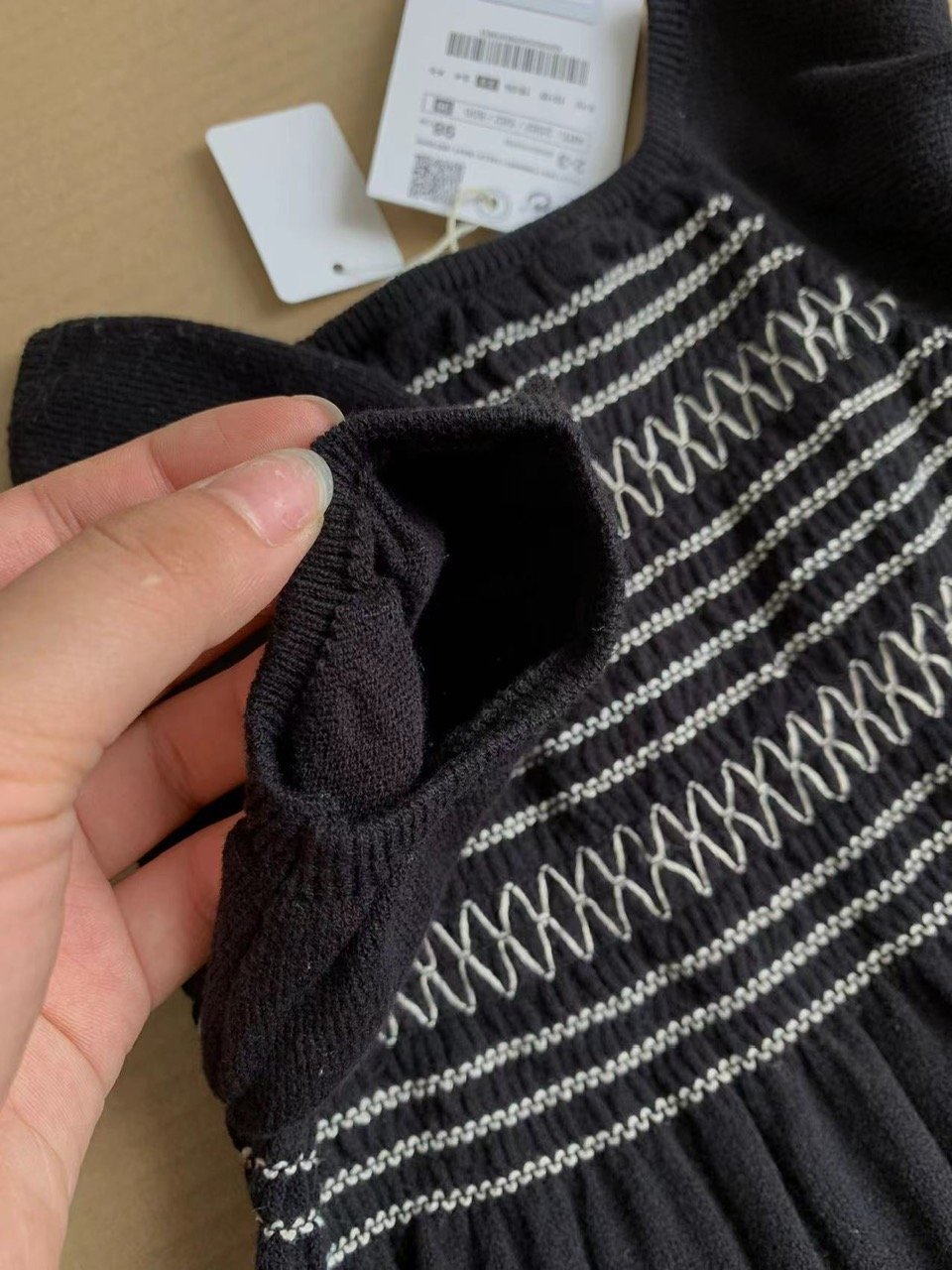 Váy len ZARA bé gái đen trắng size 9m - 5y
