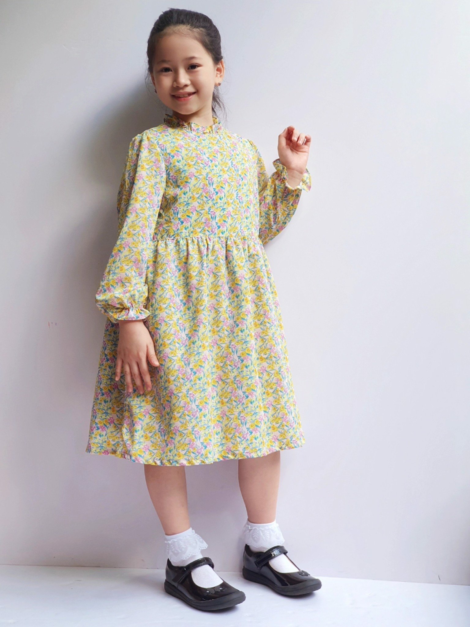 Váy chiffon Curlysue hoa nhí vàng hồng cổ bèo nhún eo