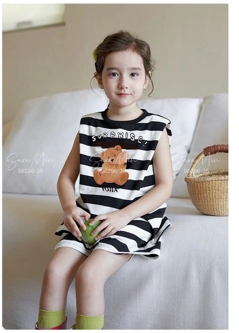 Bộ Sara Min kẻ đen trắng Suprise hình gấu BG size 2-12y