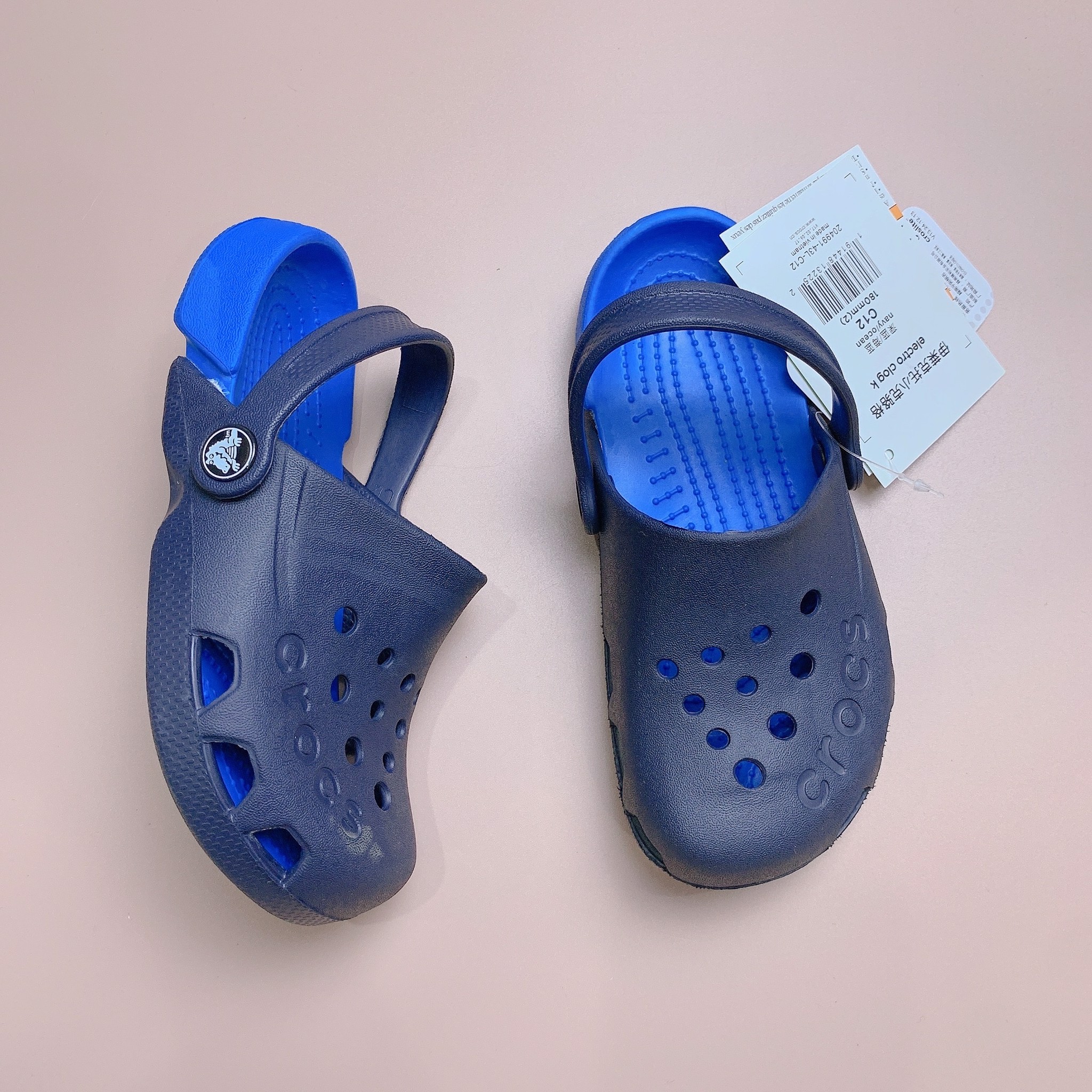 Sục Crocs trơn phối màu - navy blue