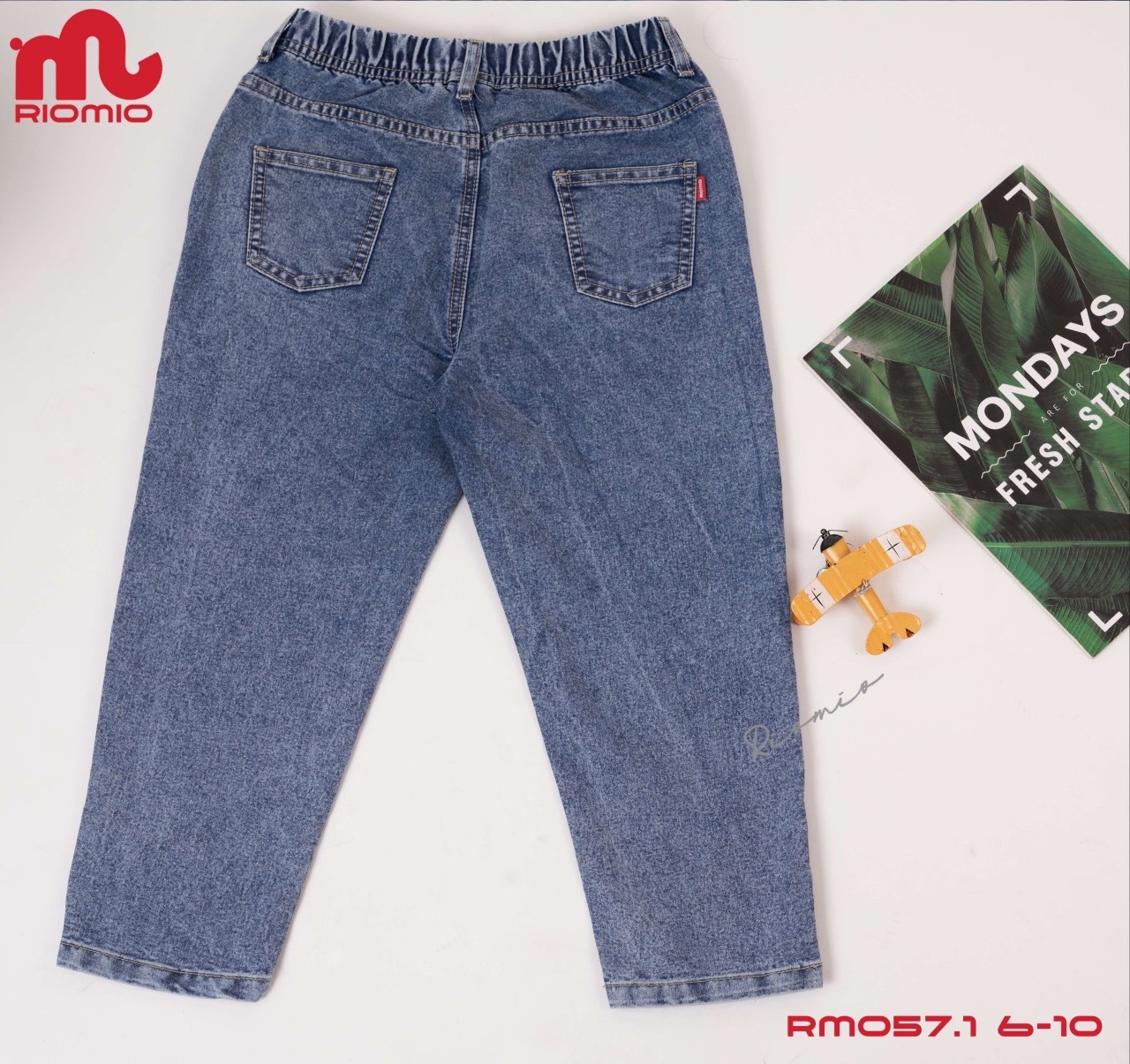 Quần jean mềm Riomio dáng baggy bé trai trơn 2 màu đậm / nhạt