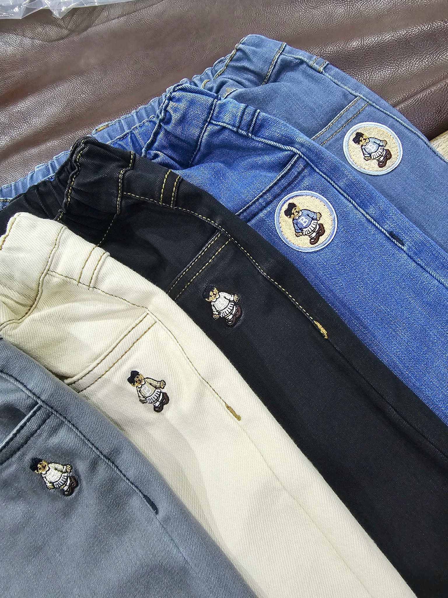 Quần jean mềm Bee Mon ống xuông 5 màu BG size 120 - 160
