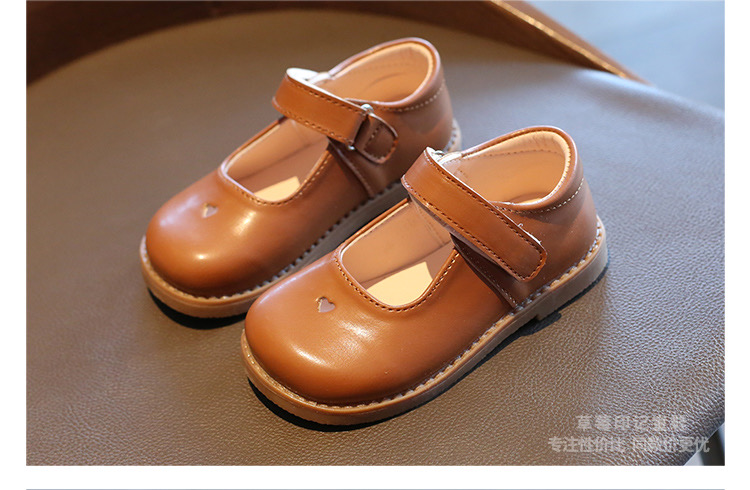 V723 - Giày MG Baby khoét tim 3 màu nâu / kem / đen size 21-30
