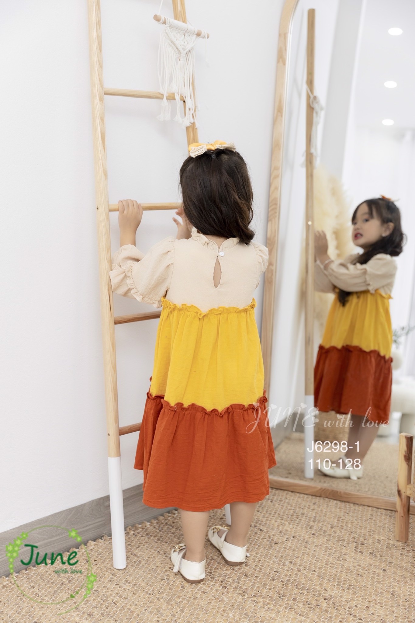 Váy thô đũi June with love dài tay phối tầng 3 màu cổ bèo