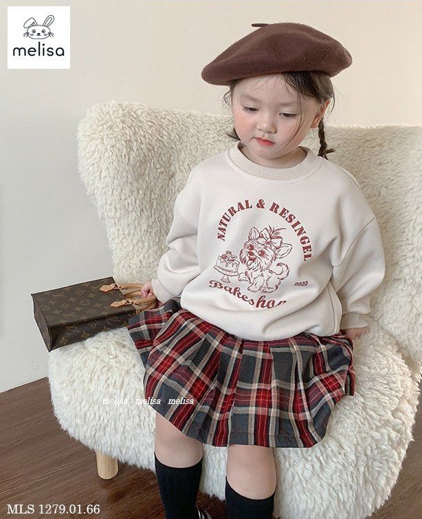 Bộ Melisa áo da cá đen tuần lộc / be cún  - chân váy kaki liền quần kẻ đỏ size 2 - 12y