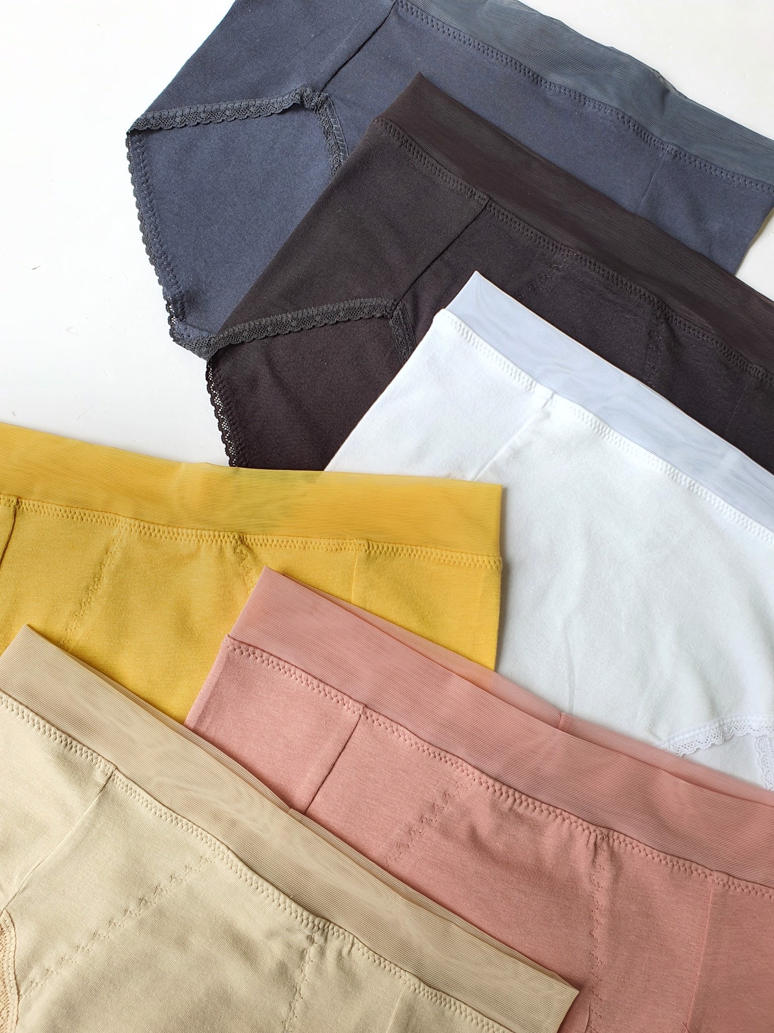 Quần chip cạp cao xuất Hàn 6 màu cho Mẹ