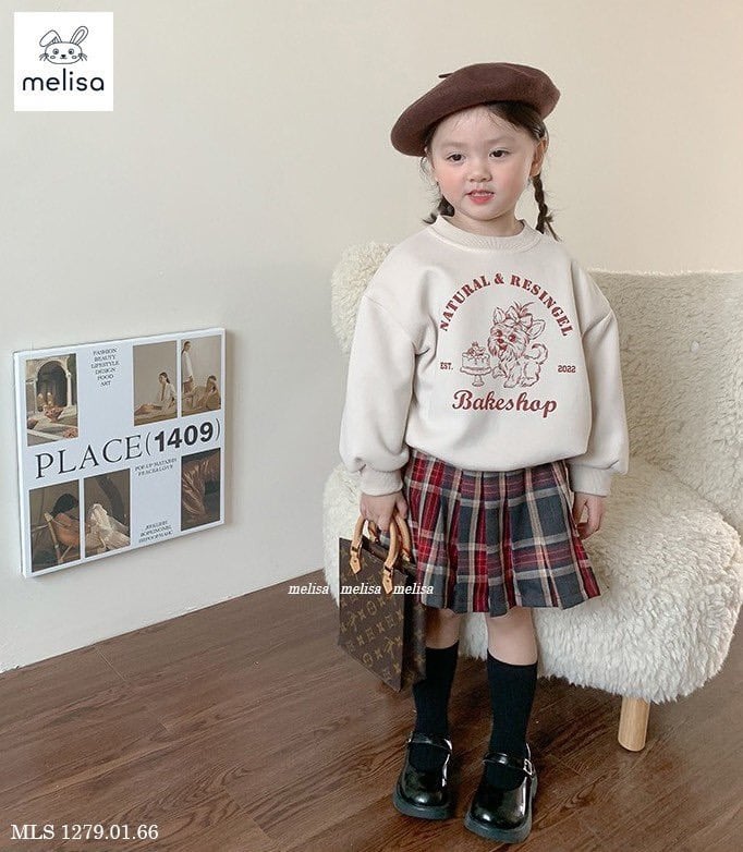 Bộ Melisa áo da cá đen tuần lộc / be cún  - chân váy kaki liền quần kẻ đỏ size 2 - 12y