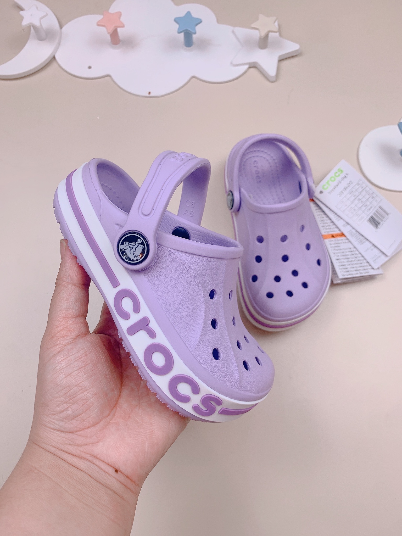 Sục Crocs Baya màu tím viền trắng BG