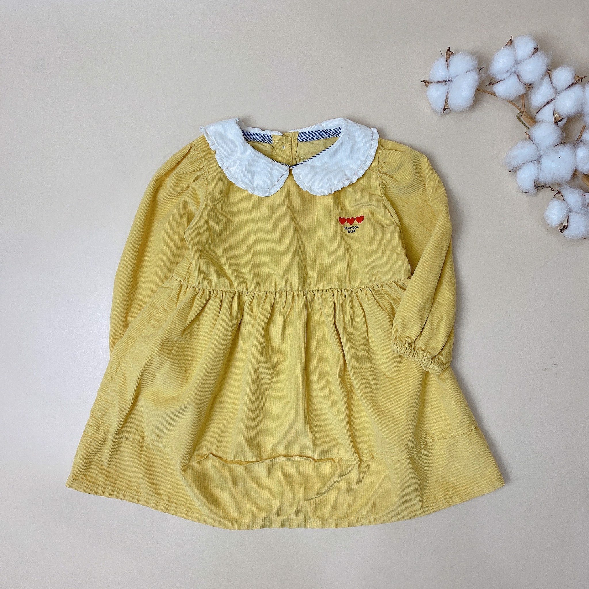 Váy nhung tăm Blue Dog màu vàng ngực thêu tim cổ sen trắng size 80 - 100