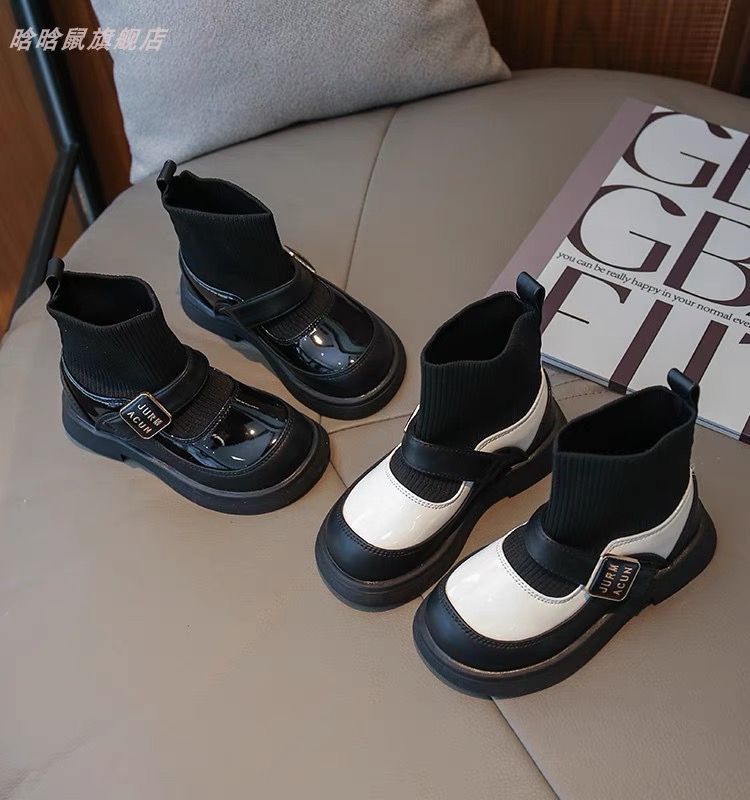 MQ - A31 - Boot cổ chun 2 màu đen / trắng size 26 - 36