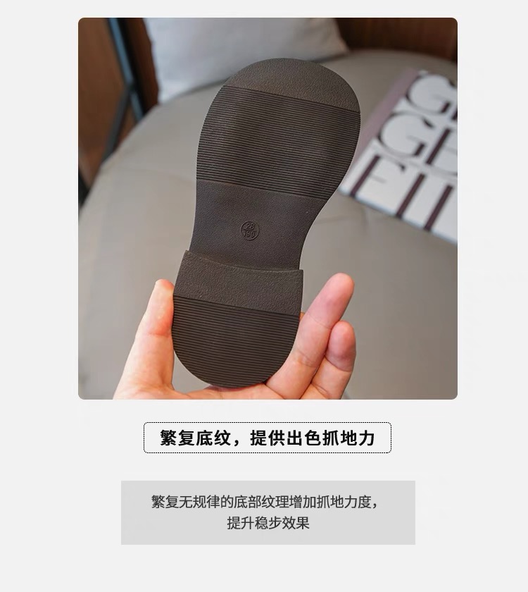 MQ - A31 - Boot cổ chun 2 màu đen / trắng size 26 - 36