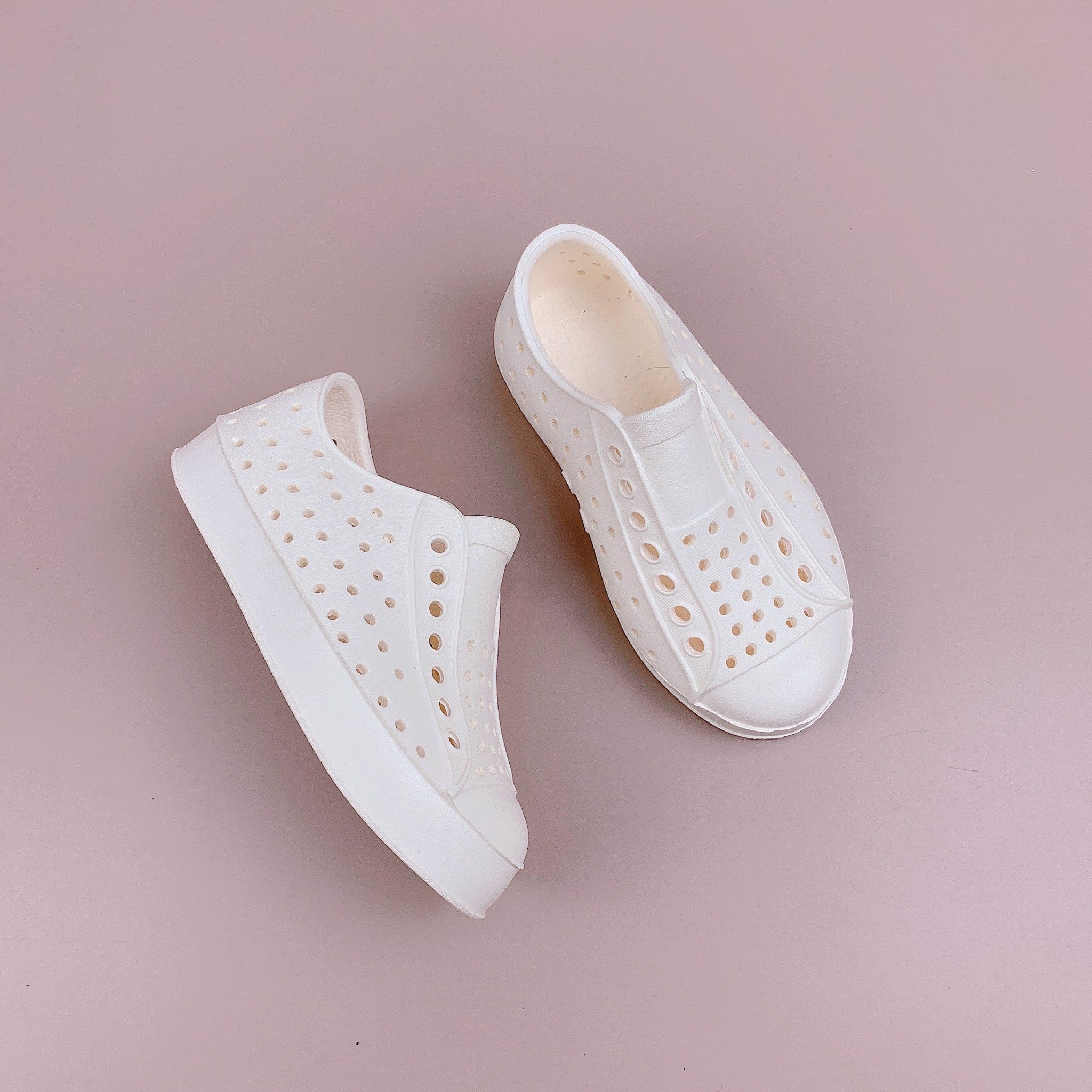 Giày Native bảng màu pastel 2