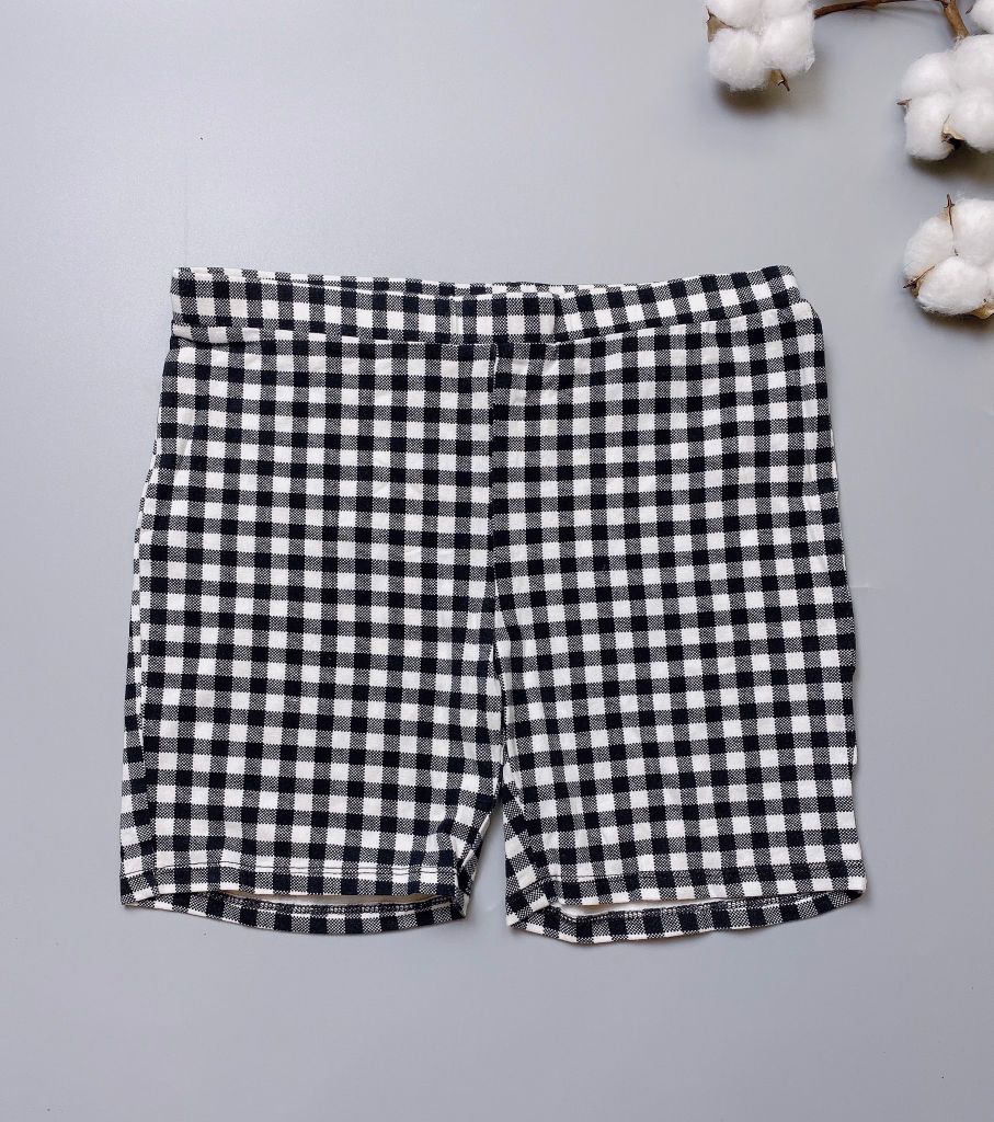 [30%] Quần đùi cotton Forever 21 kẻ caro trắng đen