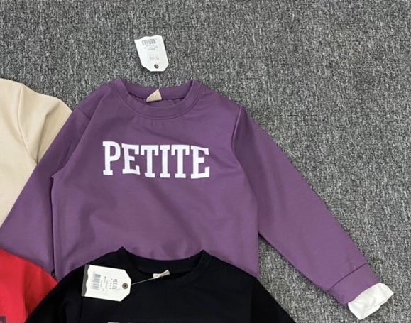Áo nỉ Petite 4 màu phối gấu tay trắng size 105 - 140