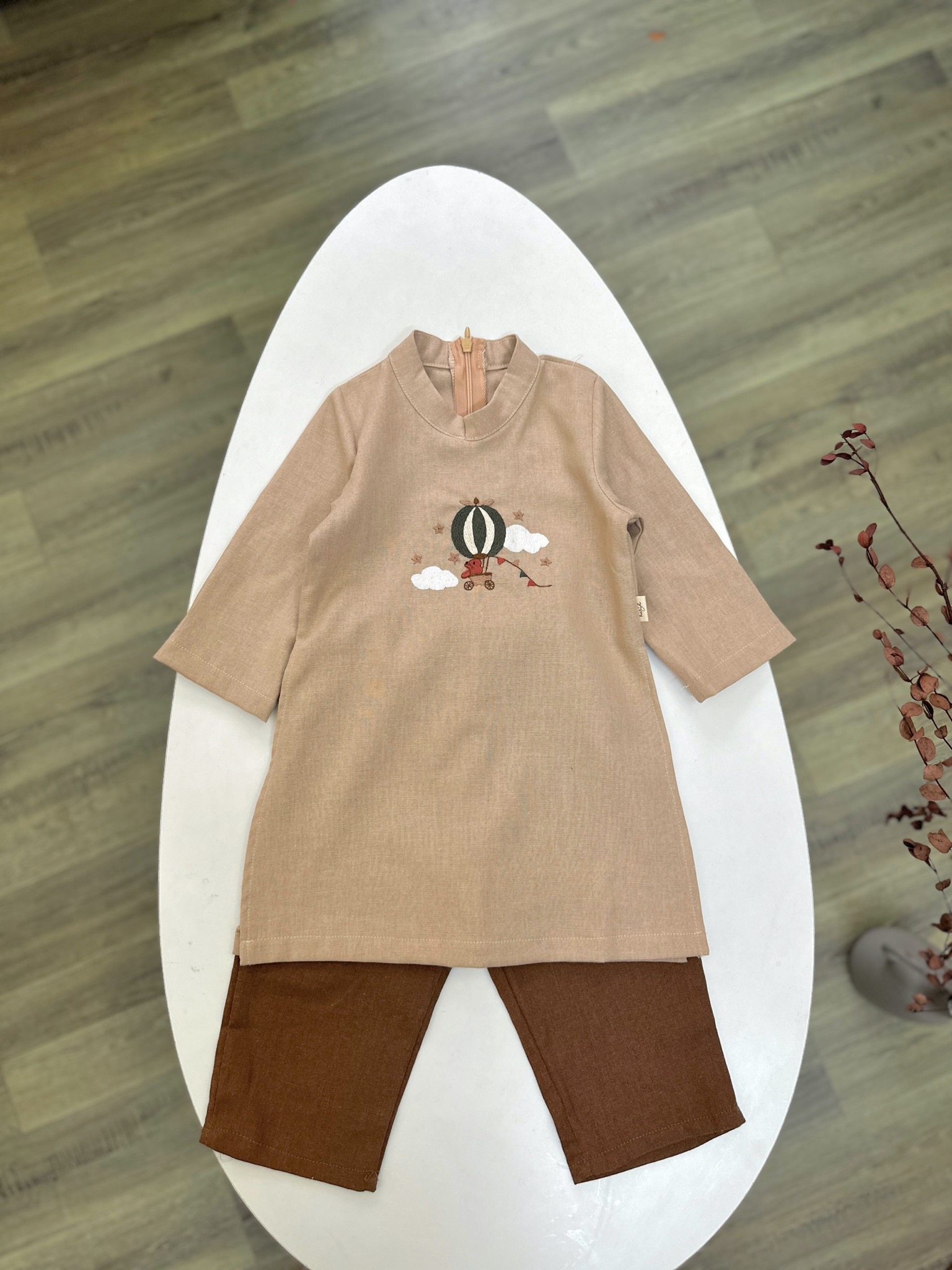 Áo dài linen Harifa thêu ngực nhiều màu BT size 1 - 6y