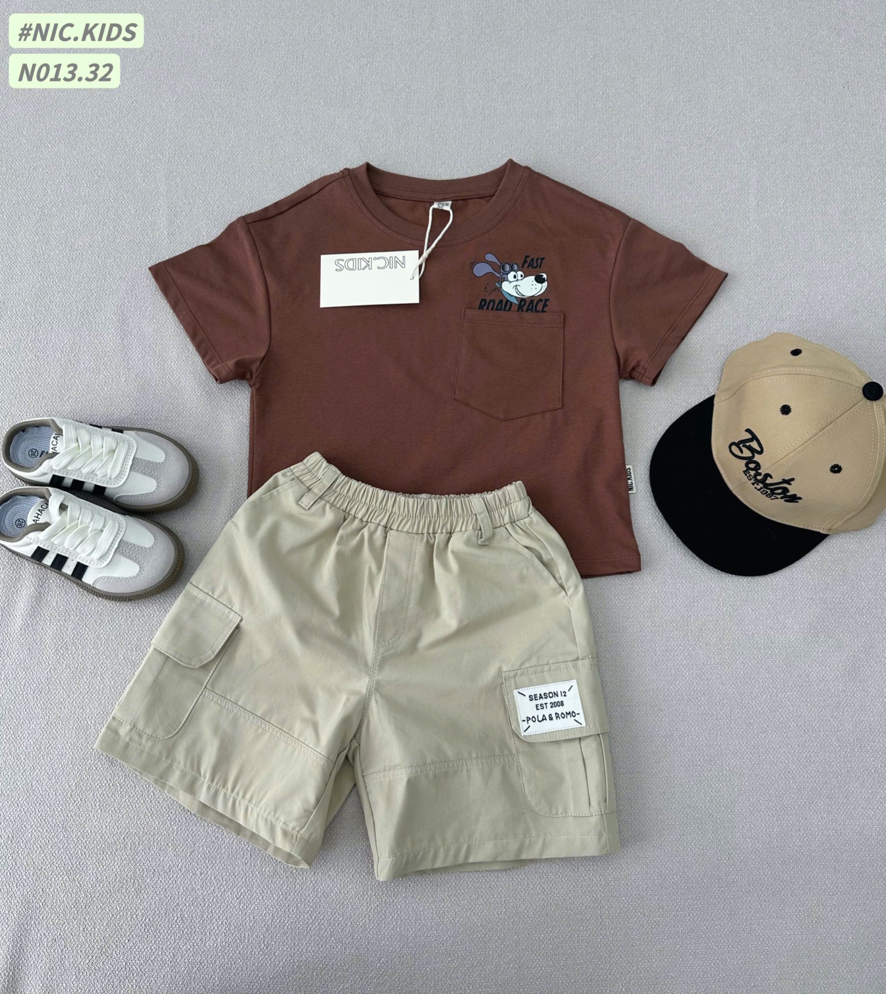 N013 - Bộ cotton Nickids màu nâu tây + quần kaki màu be bé trai size 90-140