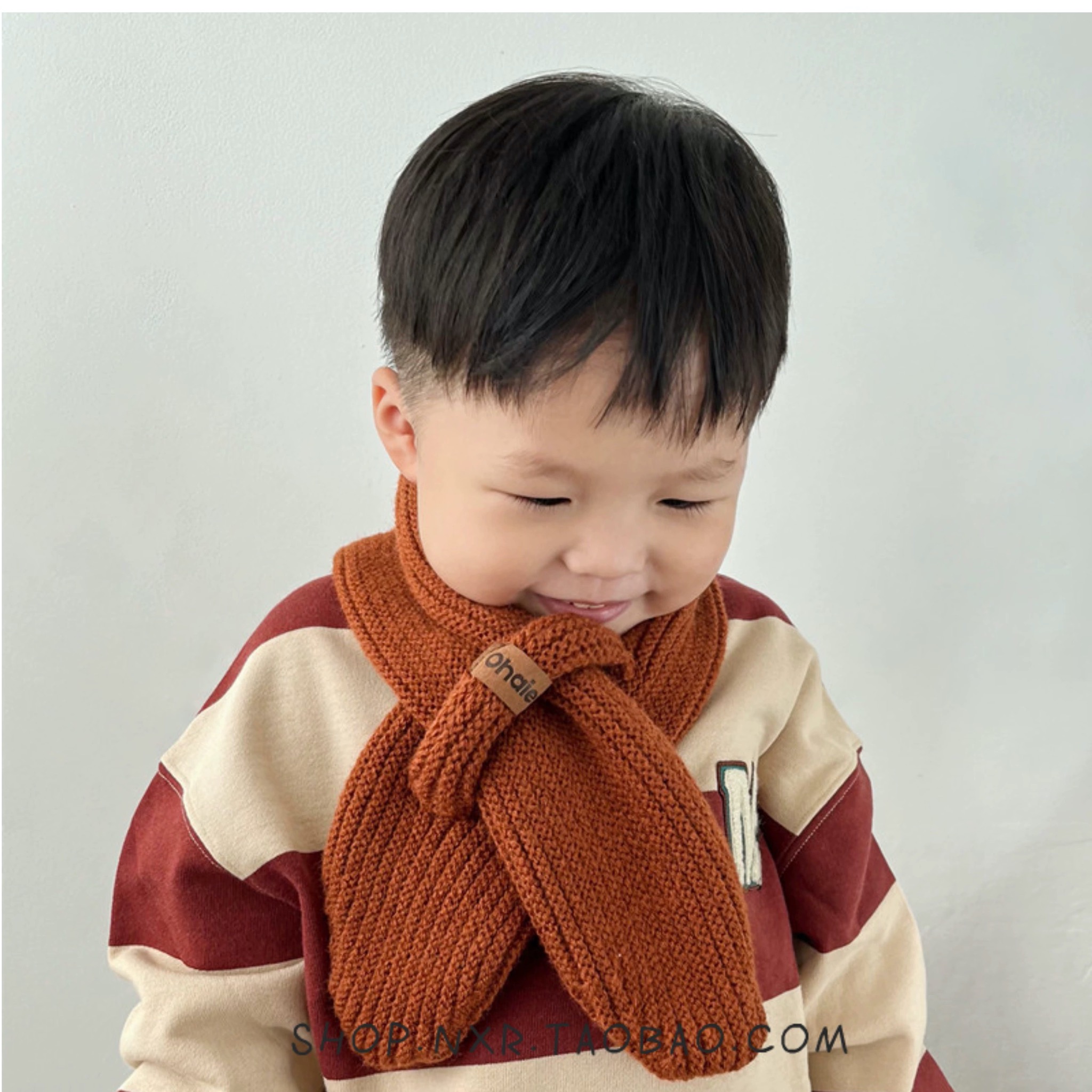 Khăn len quàng chéo dáng ngắn 4 màu cho bé (freesize cho bé từ 1-14y)