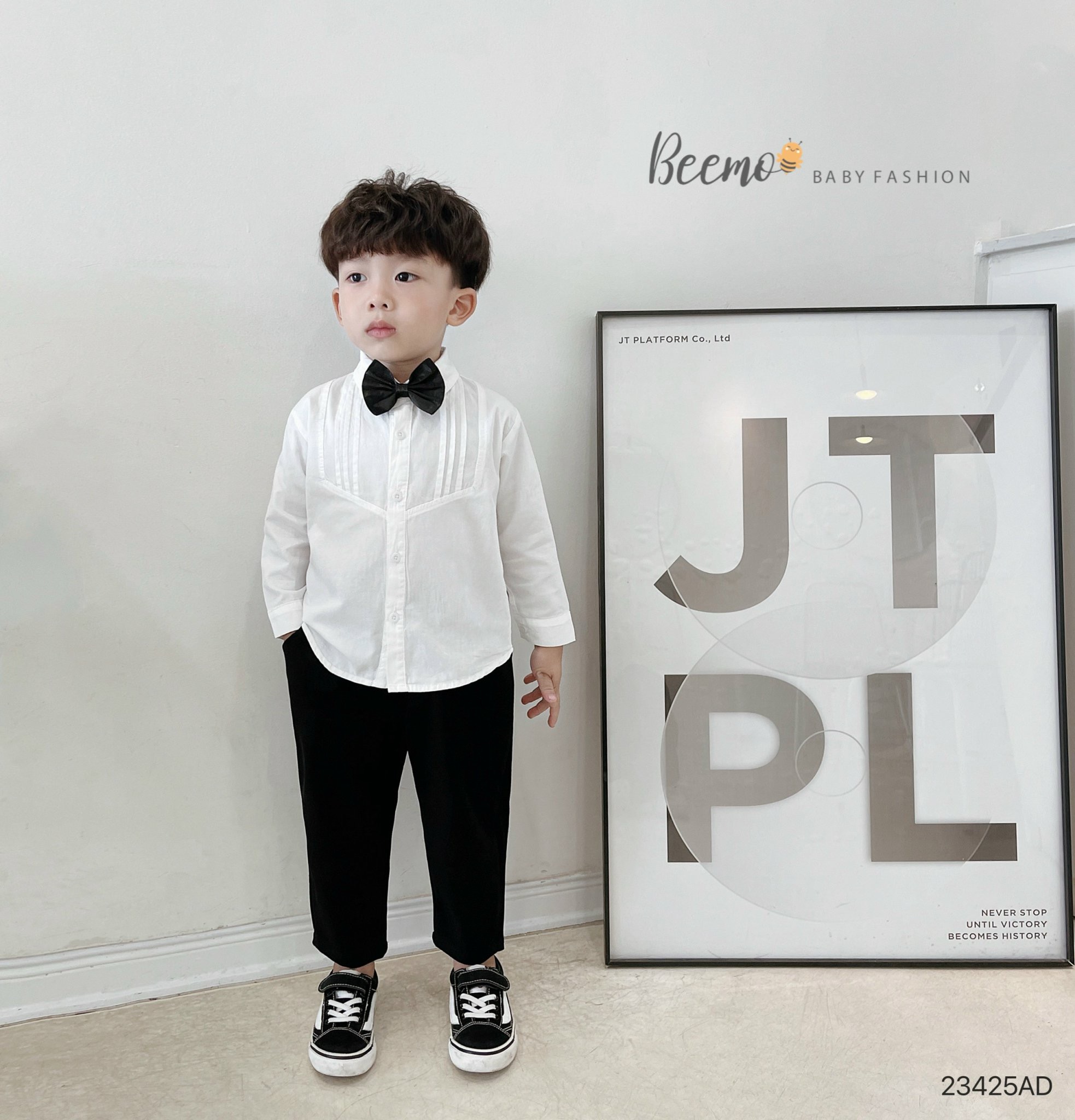 Áo sơ mi trắng cổ đức Beemo xếp li ngực ( kèm nơ ) size 80 - 130
